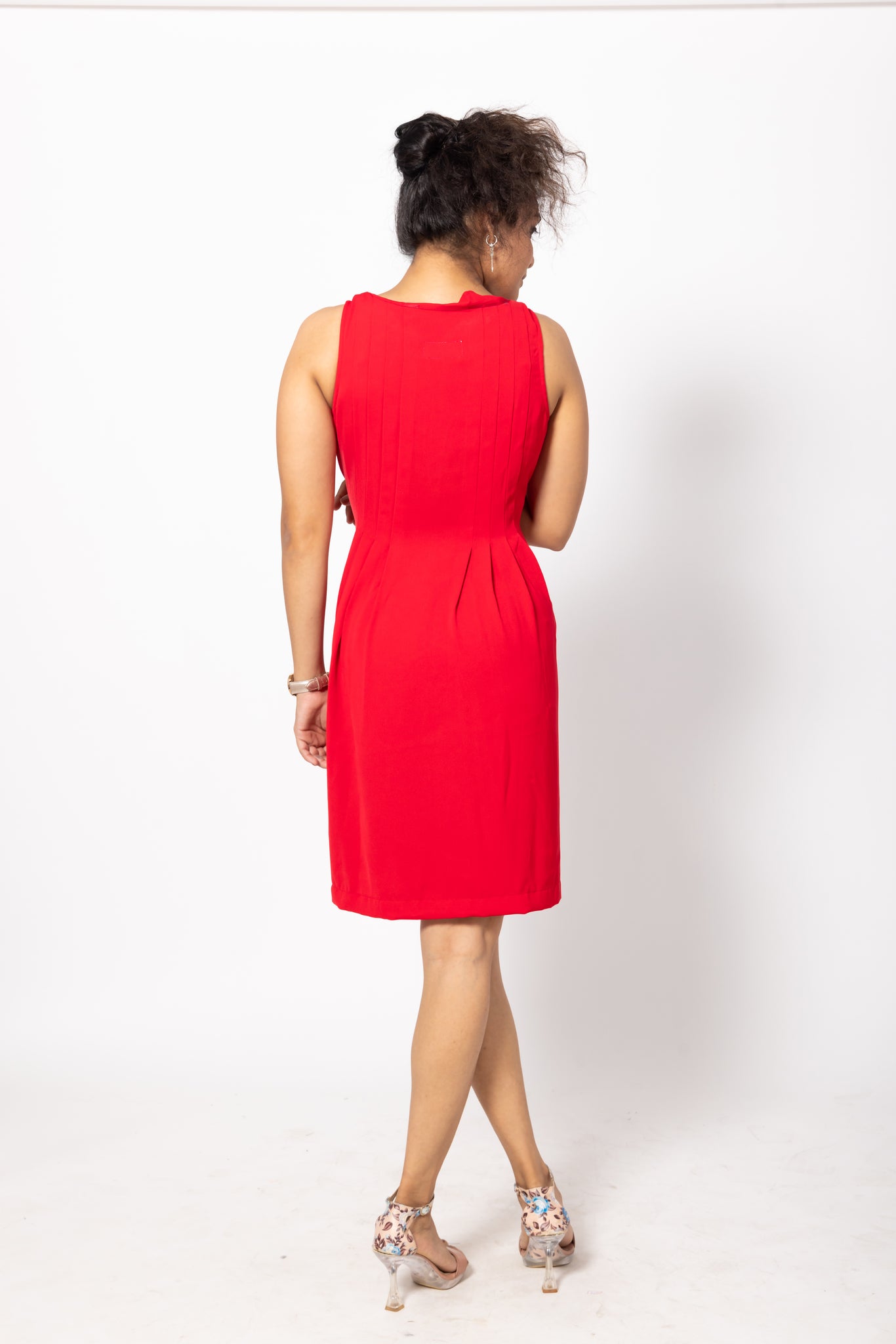 Red Knife-cut Pleated Sleeveless Dress with Boat Neck